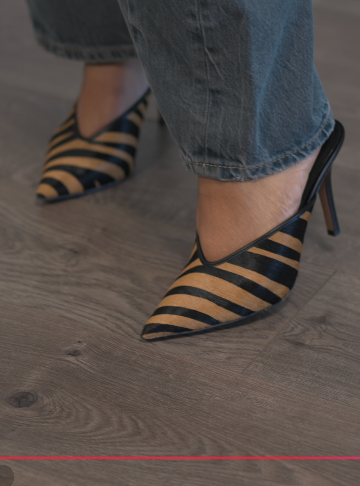 Steve Madden Tiger Mules (size: 8.5)